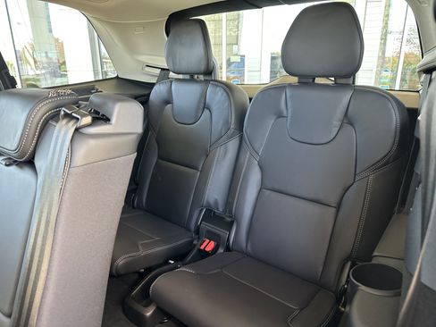 Used 2025 Volvo XC90 B6 Ultra w/ Protection Package Premier image 22
