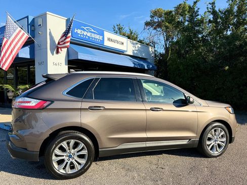 Used 2019 Ford Edge Titanium AWD/4WD image 6