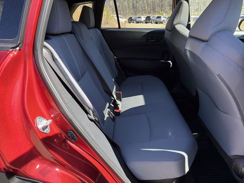 Used 2025 Toyota Corolla Cross AWD Hybrid w/ Moonroof Package image 15