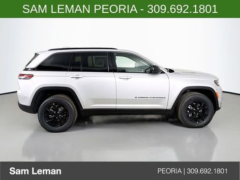 New 2026 Jeep Grand Cherokee Altitude AWD/4WD image 8