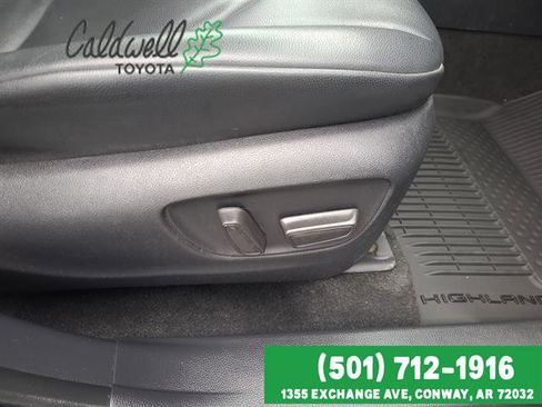 Used 2023 Toyota Highlander XLE image 21