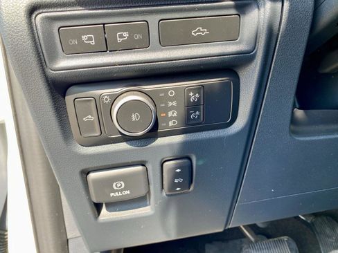 Used 2022 Ford F150 Lariat image 24