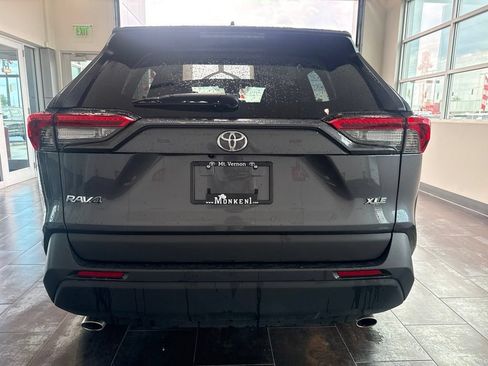 Used 2025 Toyota RAV4 XLE FWD image 5