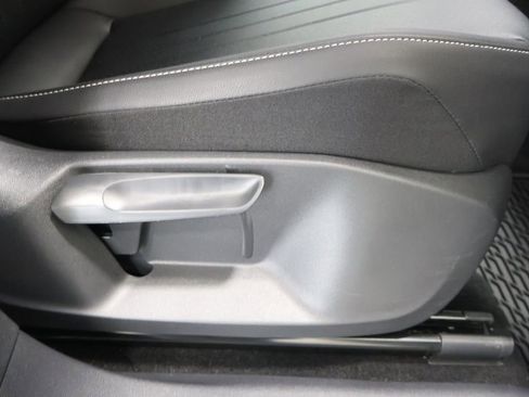 Used 2023 Volkswagen Tiguan SE image 22