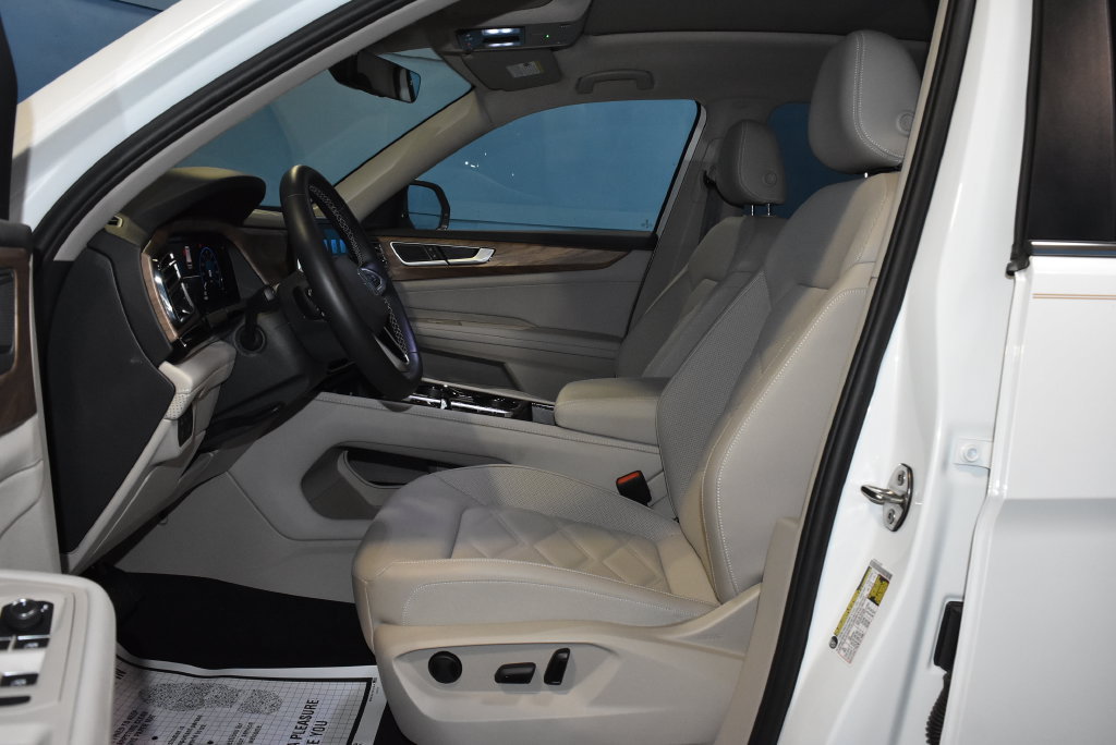 Certified 2026 Volkswagen Atlas SE w/ Panoramic Sunroof Package AWD/4WD image 7
