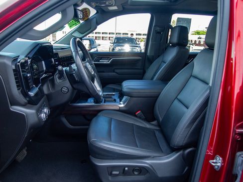 Used 2023 GMC Sierra 1500 SLT w/ SLT Premium Plus Package AWD/4WD image 12