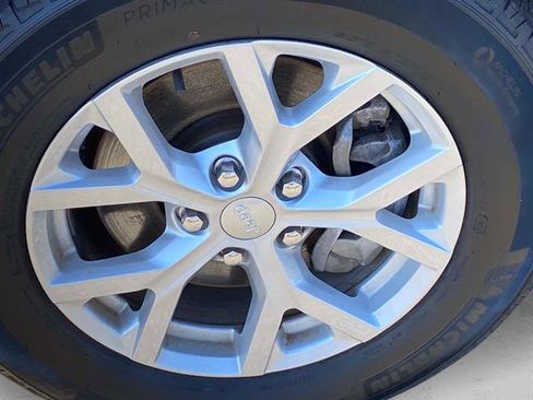 Used 2023 Jeep Grand Cherokee L Limited image 27