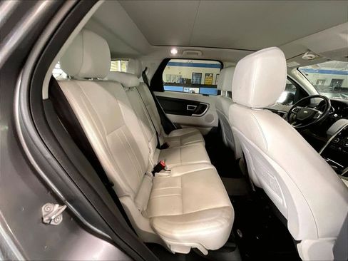 Used 2019 Land Rover Discovery Sport HSE AWD/4WD image 13
