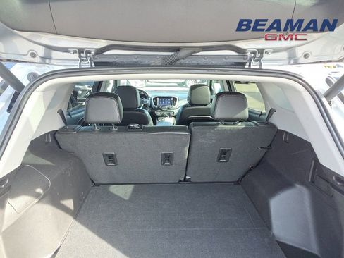 Used 2024 GMC Terrain SLT image 4