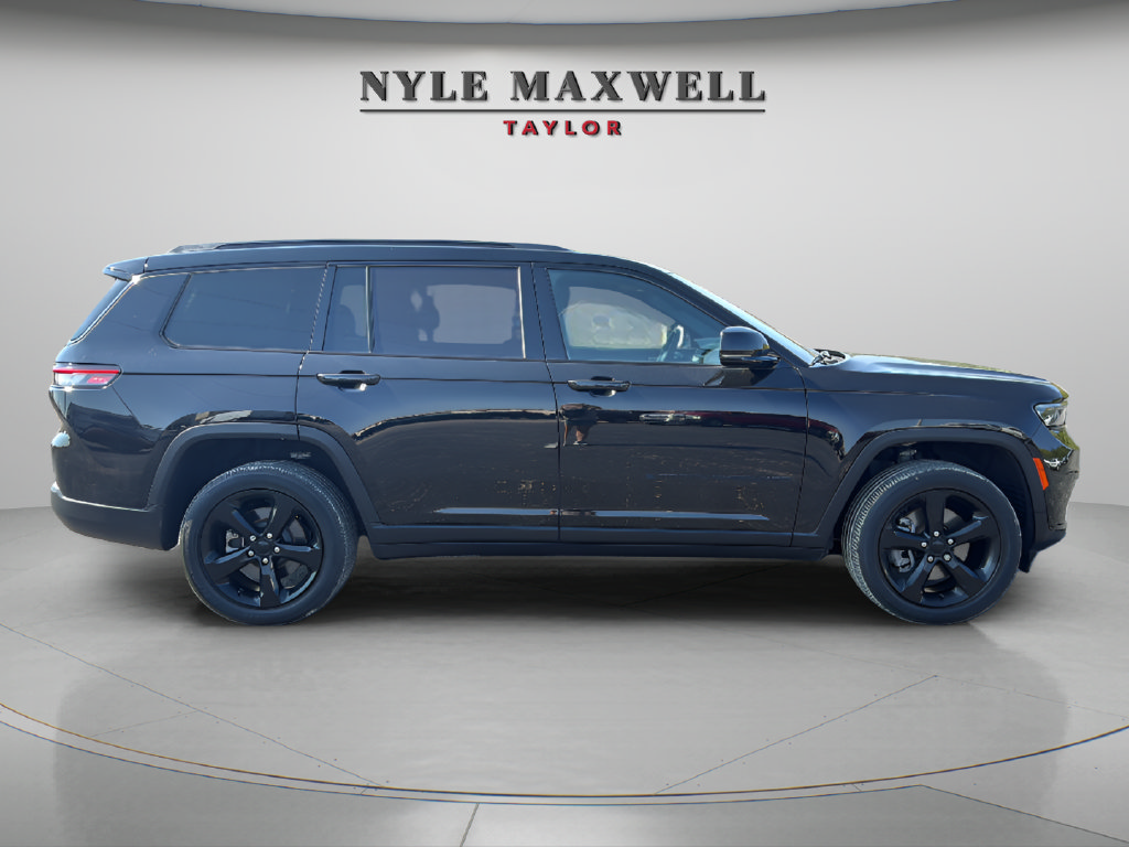 Used 2023 Jeep Grand Cherokee L Laredo AWD/4WD image 13