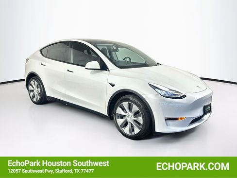 Used 2021 Tesla Model Y Long Range AWD/4WD image 1