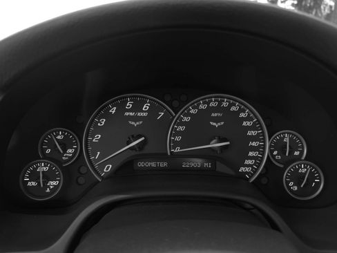 Used 2005 Chevrolet Corvette Convertible w/ Preferred Equipment Group RWD image 71