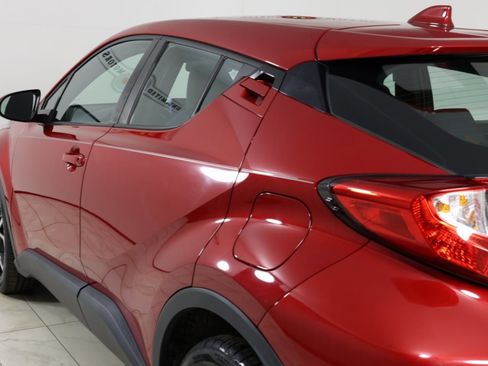 Used 2021 Toyota C-HR XLE image 43