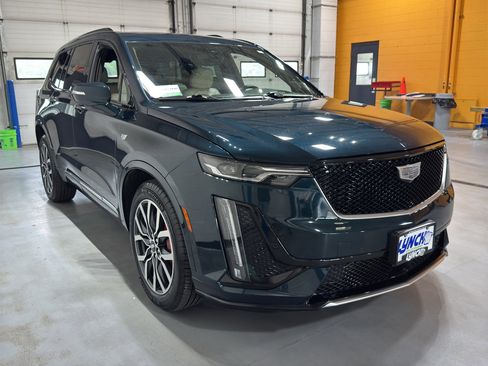 Used 2024 Cadillac XT6 Sport w/ Technology Package AWD/4WD image 7