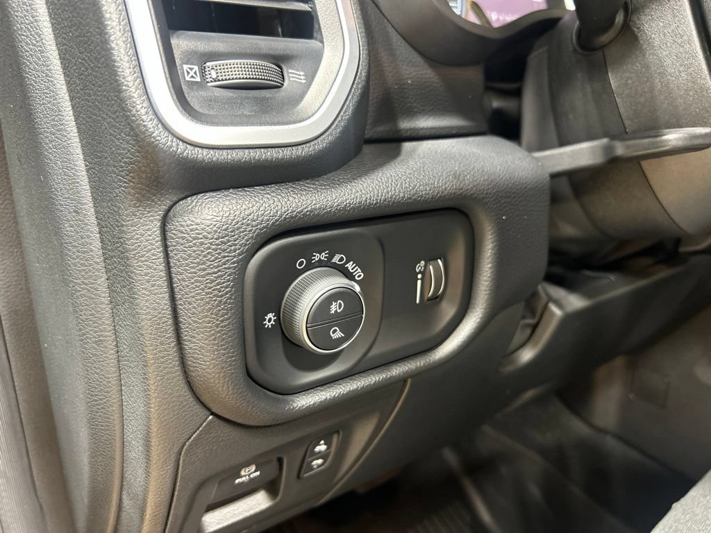 Used 2022 RAM 1500 Big Horn AWD/4WD image 16