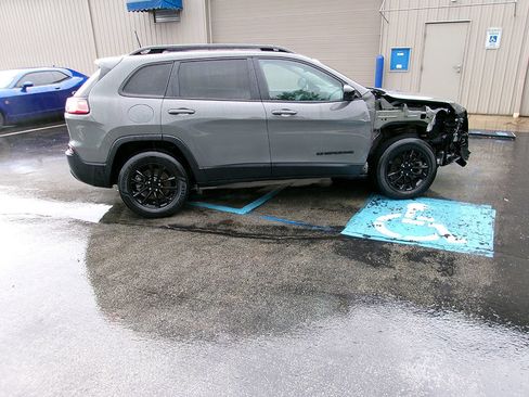 Used 2023 Jeep Cherokee Altitude Lux w/ Lux Elite Package AWD/4WD image 1