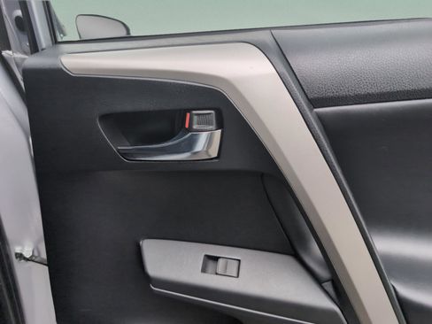 Used 2016 Toyota RAV4 XLE image 27