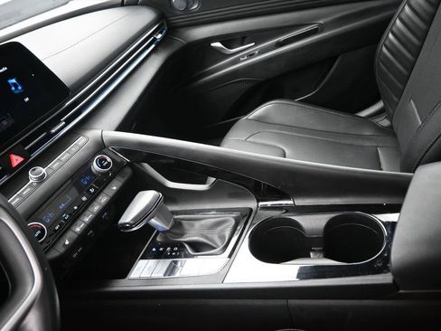 Used 2023 Hyundai Elantra Limited w/ Cargo Package image 20