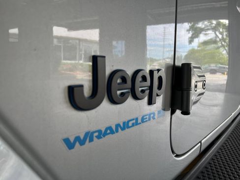 Used 2024 Jeep Wrangler High Altitude AWD/4WD image 14