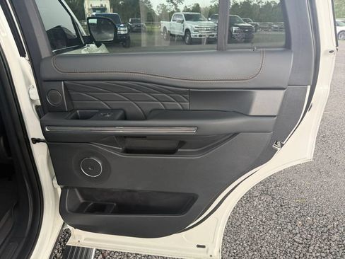 Certified 2023 Ford Expedition Platinum AWD/4WD image 28