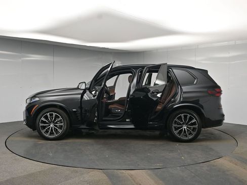Used 2024 BMW X5 xDrive40i w/ M Sport Package AWD/4WD image 62