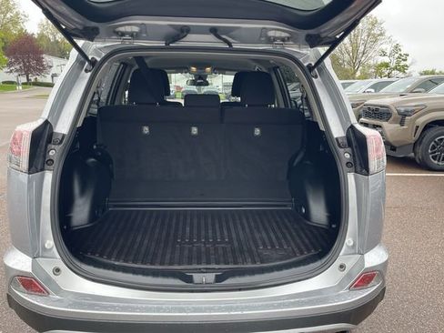 Certified 2018 Toyota RAV4 LE AWD/4WD image 22