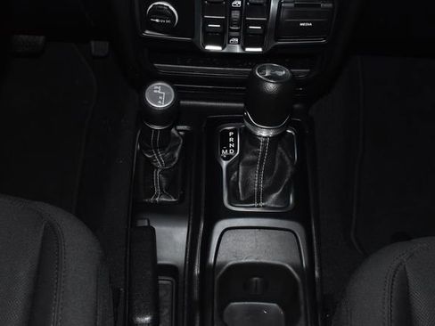 Used 2023 Jeep Wrangler Sahara image 17