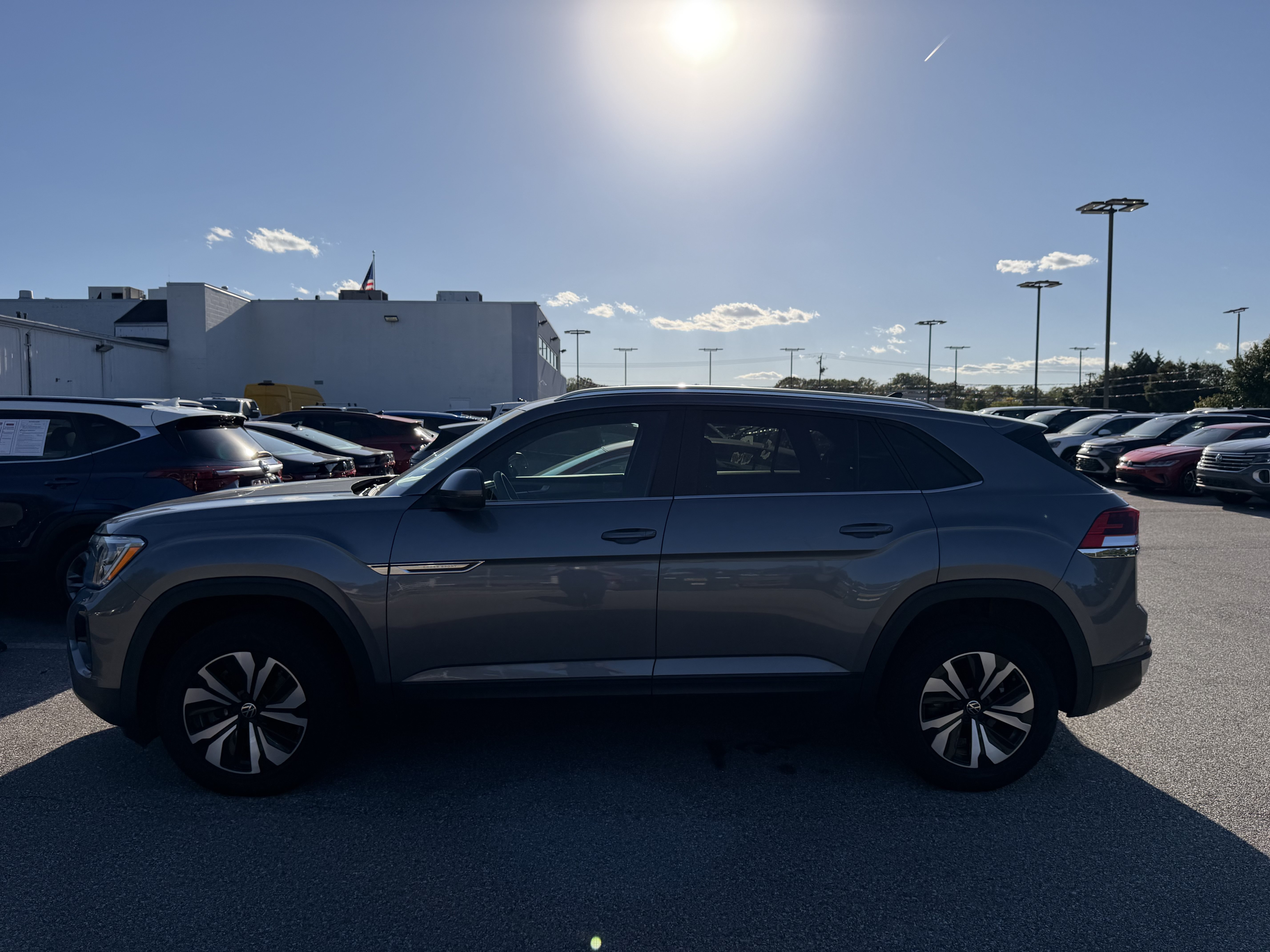 Used 2024 Volkswagen Atlas Cross Sport SE AWD/4WD image 13