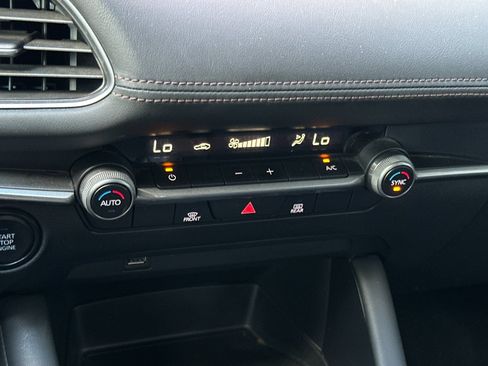 Used 2020 MAZDA MAZDA3 Hatchback FWD image 18