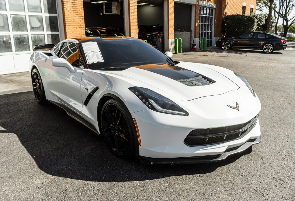 Used 2019 Chevrolet Corvette Stingray Coupe w/ Carbon Flash Badge Package RWD image 8