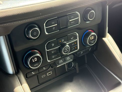 Used 2021 Chevrolet Tahoe LT image 25