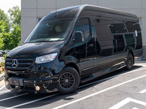 Used 2019 Mercedes-Benz Sprinter 170 image 2