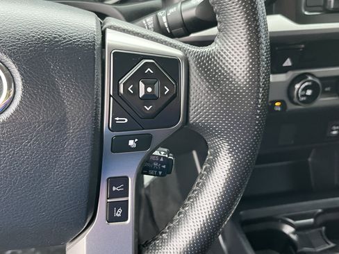 Used 2018 Toyota Tacoma SR5 image 18