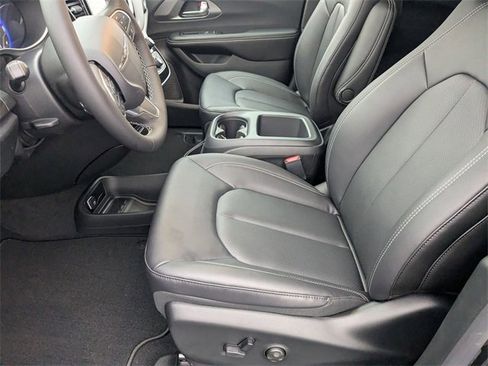 New 2026 Chrysler Voyager LX image 11