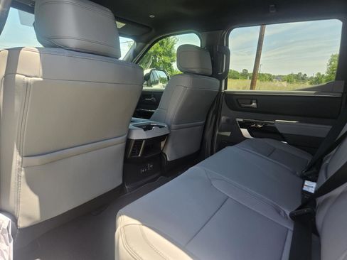 New 2026 Toyota Tundra Limited AWD/4WD image 32