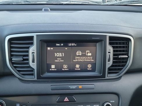 Used 2017 Kia Sportage EX image 16