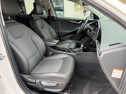 Used 2024 Kia Niro EX FWD image 26