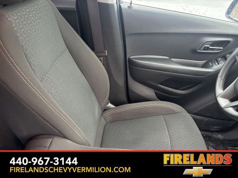 Certified 2022 Chevrolet Trax LS w/ Tint and Cruise Package image 29