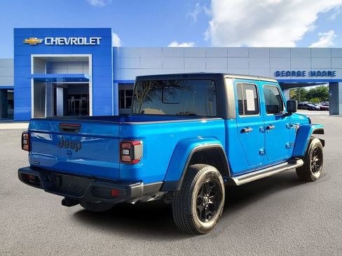 Used 2021 Jeep Gladiator Willys image 4