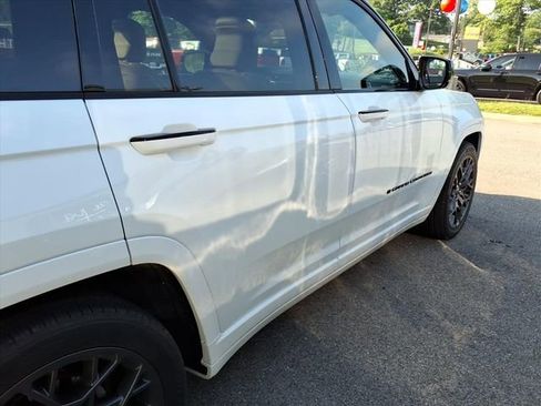 Used 2025 Jeep Grand Cherokee L Summit AWD/4WD image 9