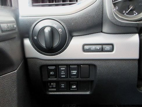 Used 2019 Nissan Titan PRO-4X w/ Pro-4x Convenience Package image 26