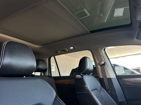 Used 2024 Volkswagen Atlas SE FWD image 17