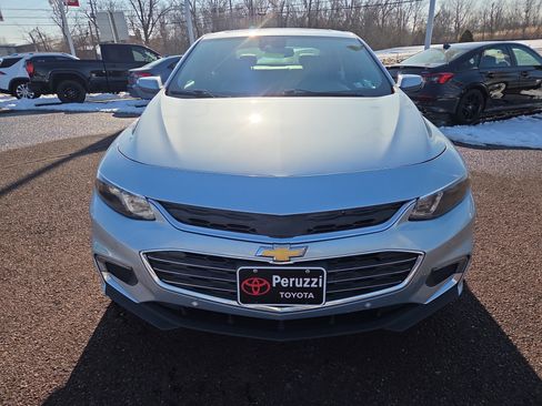 Used 2017 Chevrolet Malibu Premier w/ Premier Sun and Wheel Package image 8