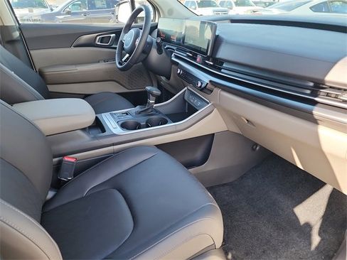 New 2026 Kia Carnival image 17