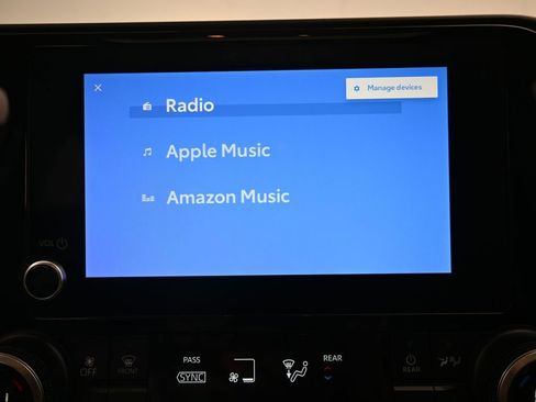 Used 2023 Toyota Highlander XLE image 15