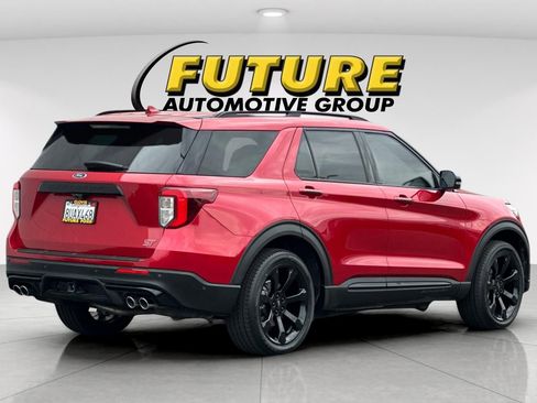 Certified 2020 Ford Explorer ST w/ Premium Technology Package AWD/4WD image 3