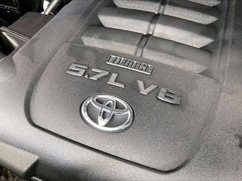 Used 2018 Toyota Tundra Limited w/ Limited Premium Package AWD/4WD image 33