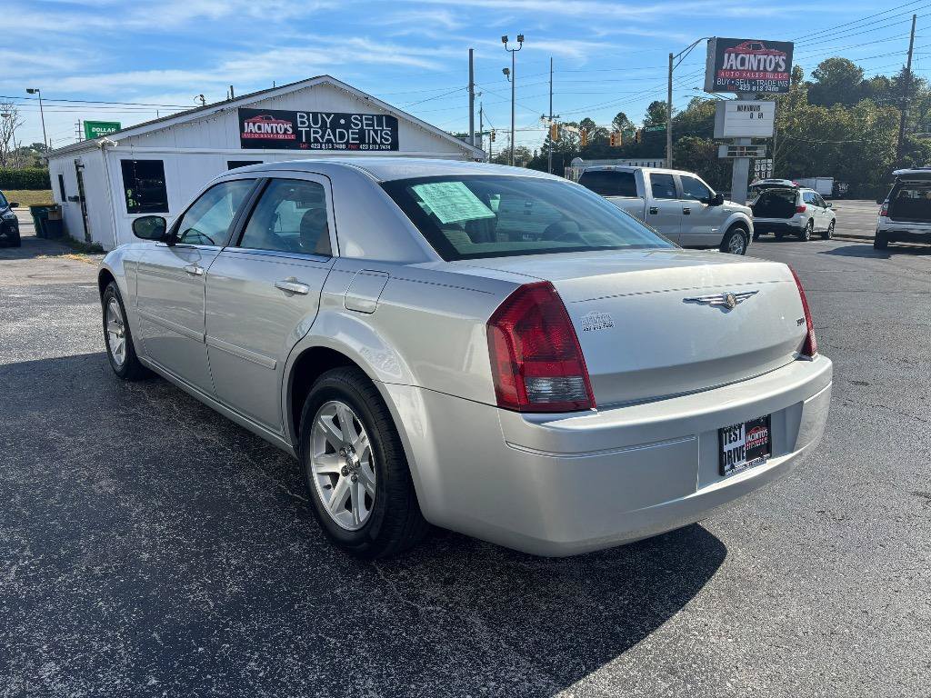 Used 2006 Chrysler 300 RWD image 7