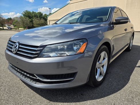 Used 2013 Volkswagen Passat 2.5 SE image 2