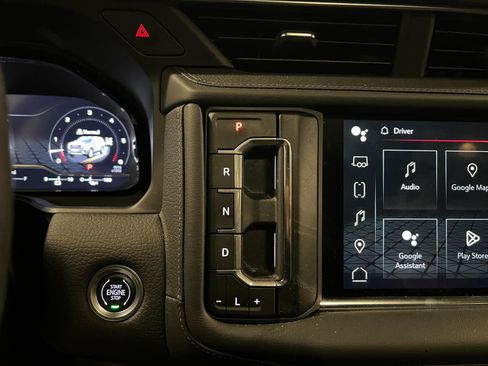 Used 2024 GMC Yukon Denali w/ Advanced Technology Package image 17